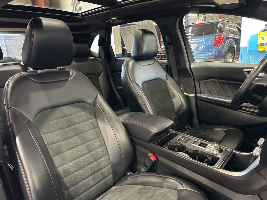 Used 2023 Ford Edge ST-Line AWD/4WD image 41