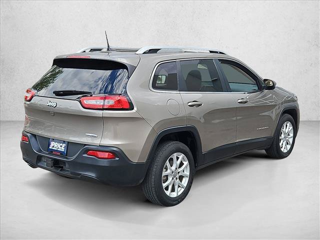 Used 2018 Jeep Cherokee Latitude Plus w/ Comfort/Convenience Group FWD image 5