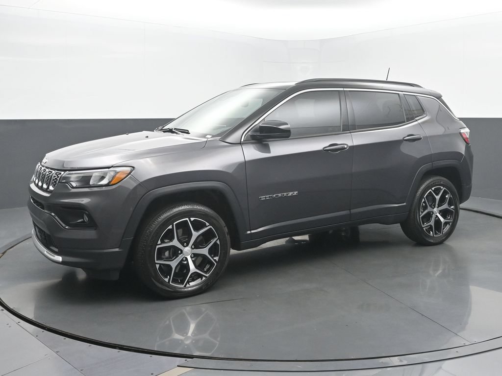 Used 2024 Jeep Compass Limited w/ Sun and Sound Group AWD/4WD image 2