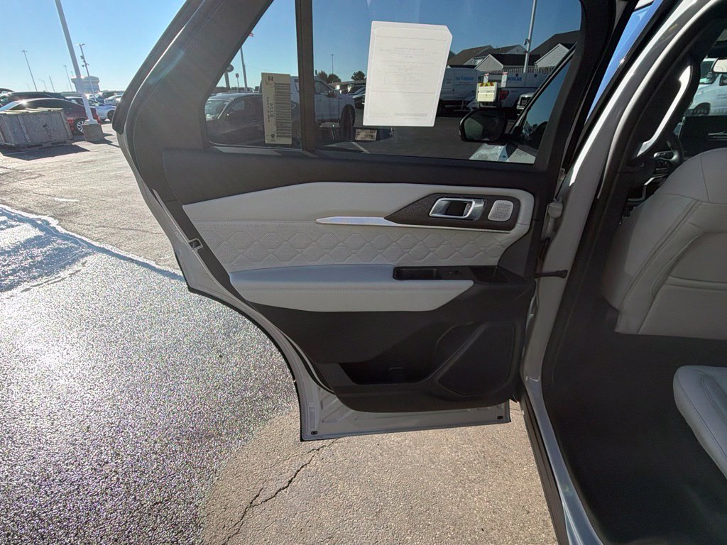New 2027 Ford Explorer Platinum w/ LUX Leather Package AWD/4WD image 24
