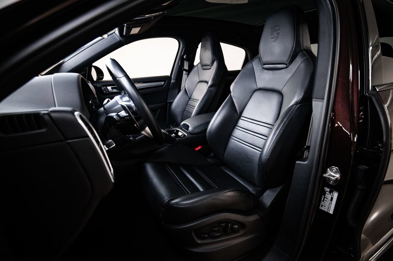 Certified 2023 Porsche Cayenne Platinum Edition AWD/4WD image 5