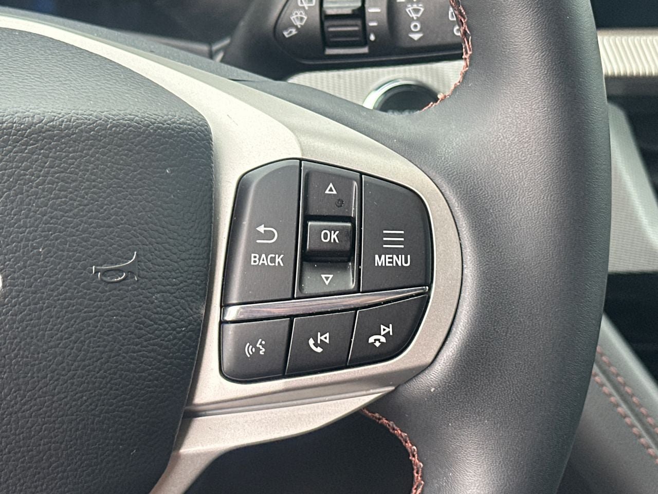 New 2026 Ford Explorer Active RWD image 26