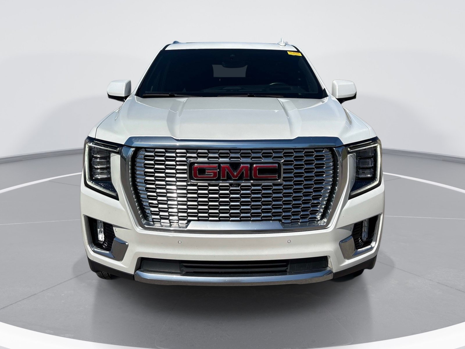 Used 2024 GMC Yukon XL Denali w/ Advanced Technology Package AWD/4WD image 2