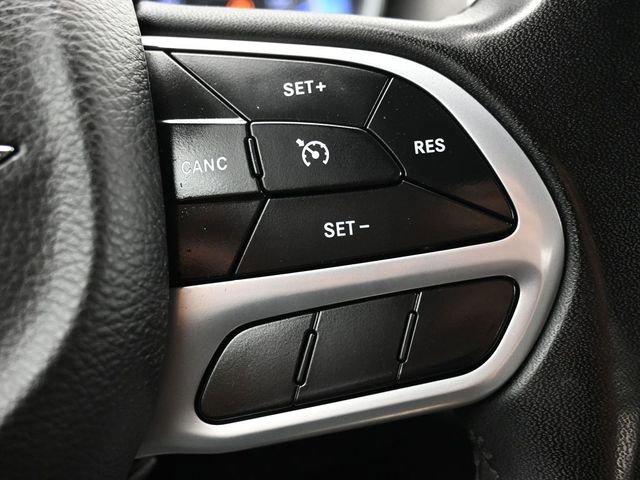 Used 2023 Chrysler 300 Touring image 26