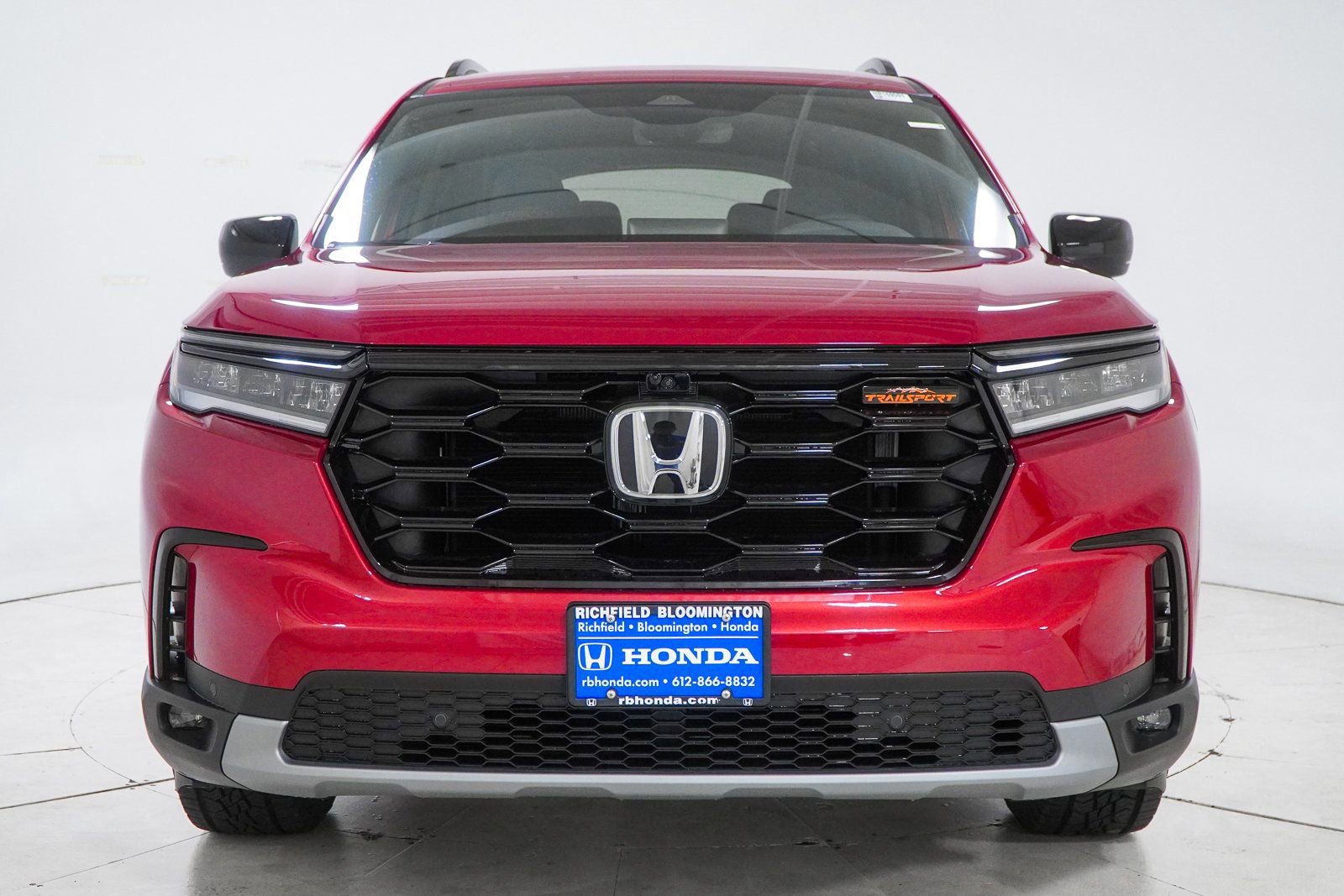 New 2025 Honda Pilot TrailSport image 2