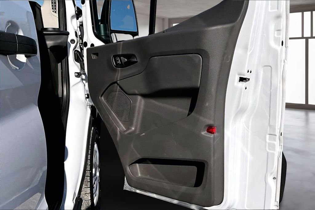 Used 2023 Ford Transit 350 XLT image 25