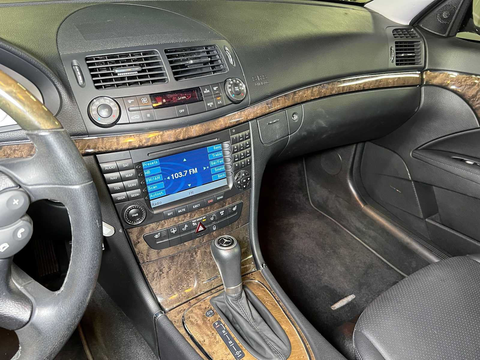 Used 2008 Mercedes-Benz E 350 4MATIC Sedan image 29