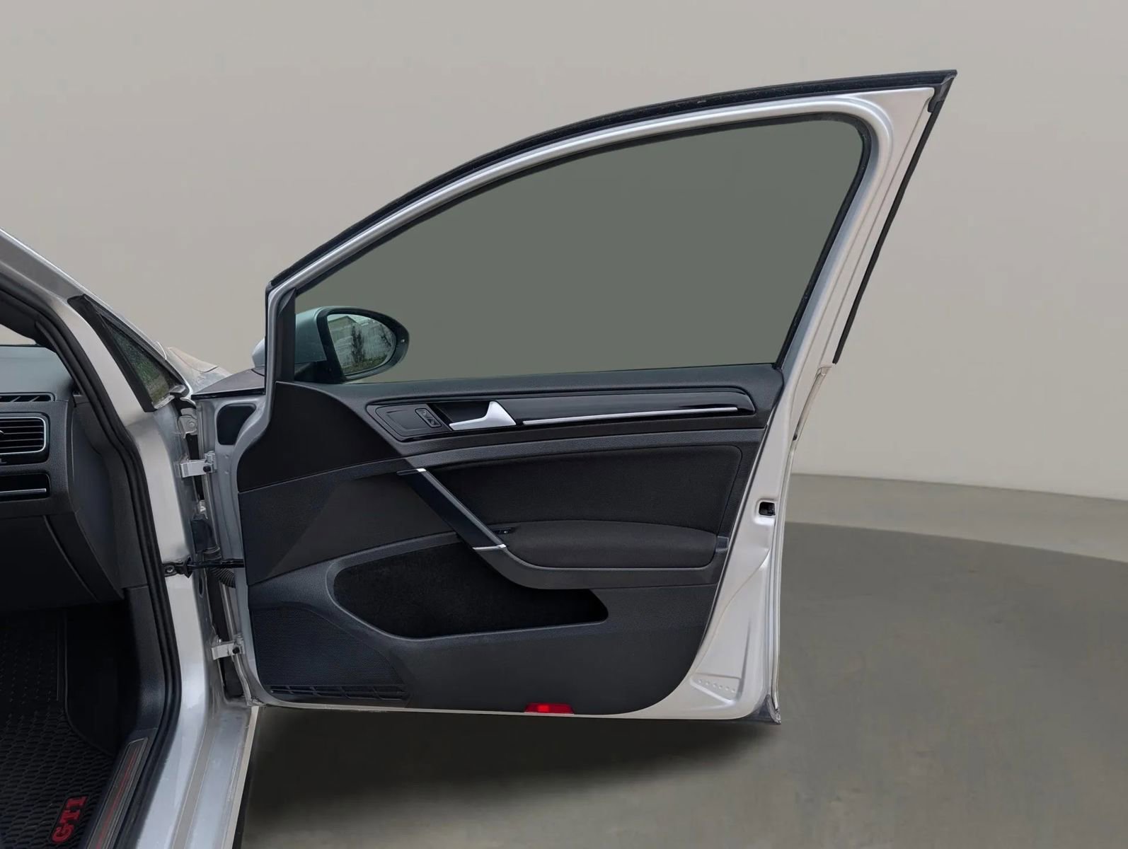 Used 2015 Volkswagen GTI S FWD image 17