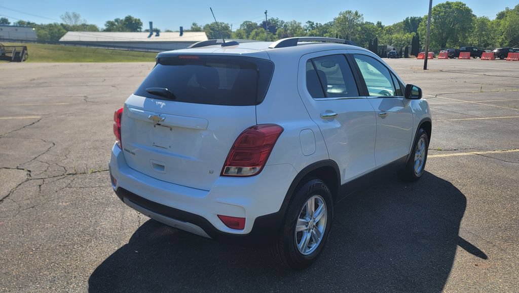 Used 2019 Chevrolet Trax LT w/ LT Convenience Package AWD/4WD image 12