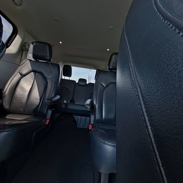 Used 2022 Chrysler Pacifica Touring-L image 27