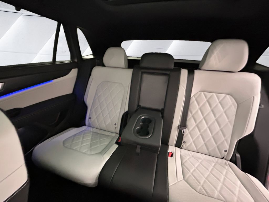 Used 2025 Volkswagen Atlas Cross Sport SEL Premium R-Line image 18