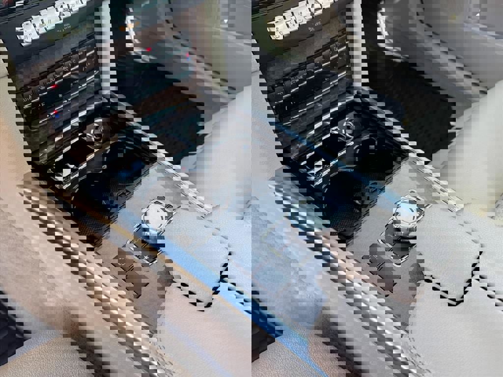 Used 2014 Mercedes-Benz E 350 4MATIC Sedan w/ Premium 1 Package image 22