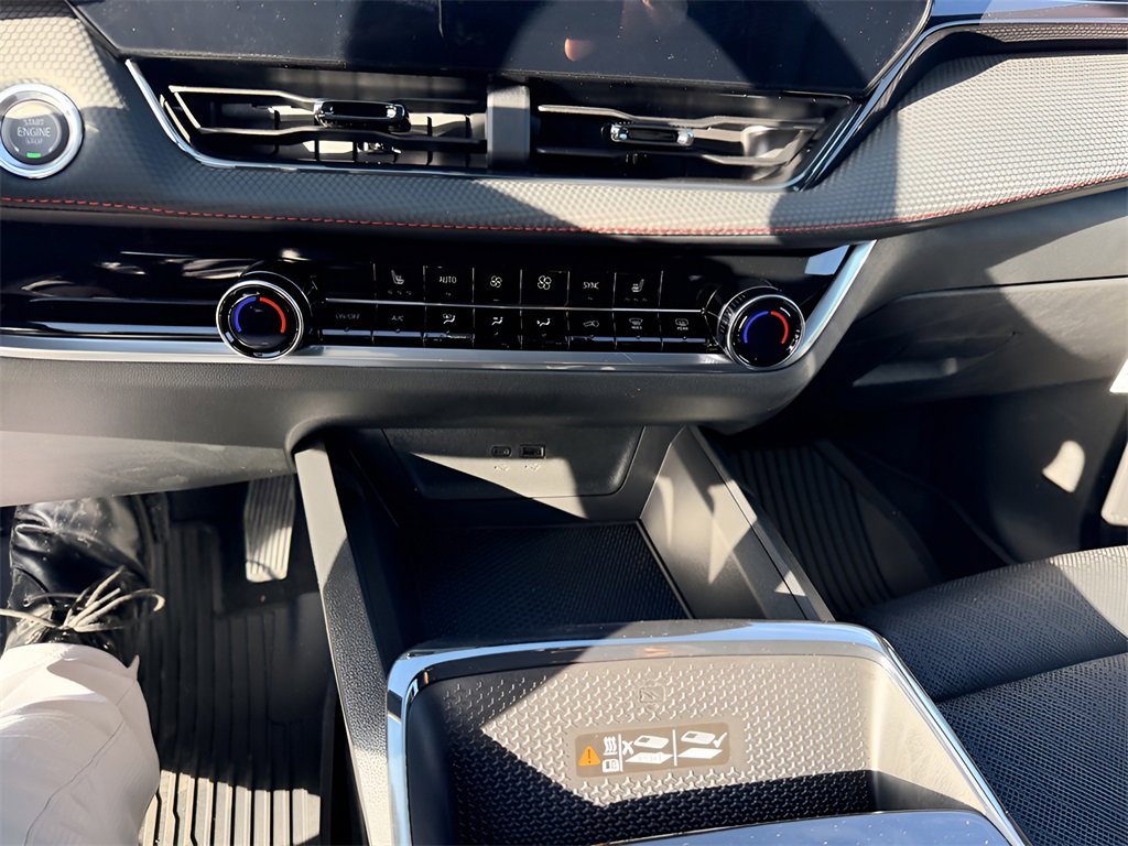 New 2026 Chevrolet Equinox RS w/ LPO, Floor Liner Package image 18