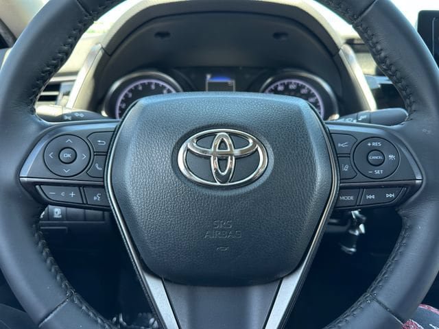 Used 2022 Toyota Camry SE FWD image 18