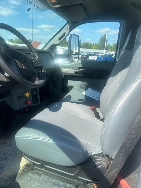 Used 2018 Ford F750 2WD Regular Cab Super Duty image 4