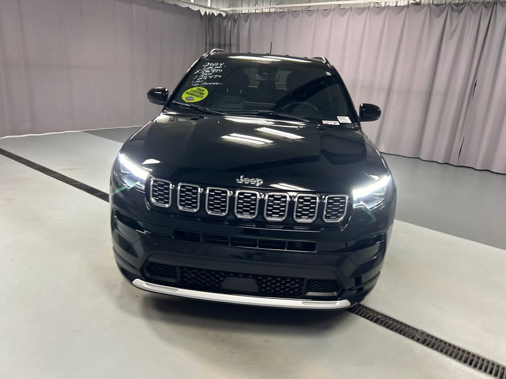 Used 2024 Jeep Compass Limited w/ Elite Group AWD/4WD image 2