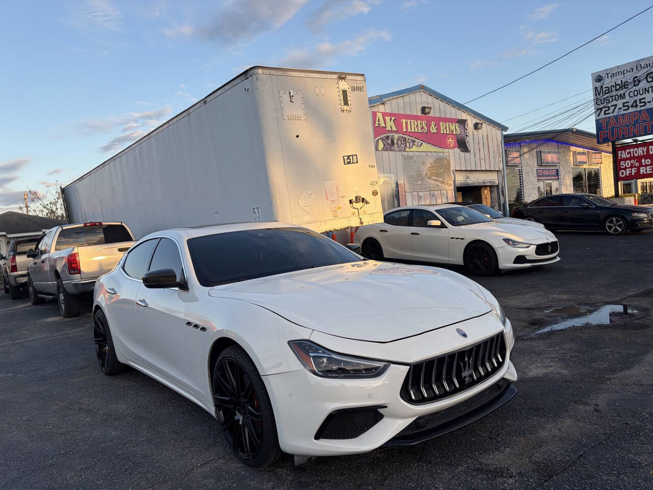 Used 2018 Maserati Ghibli GranSport image 3