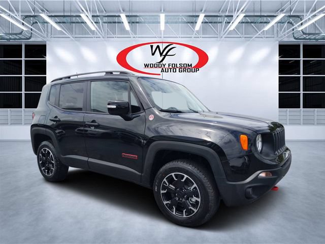 Used 2023 Jeep Renegade Trailhawk w/ Trailer Tow Group AWD/4WD image 2