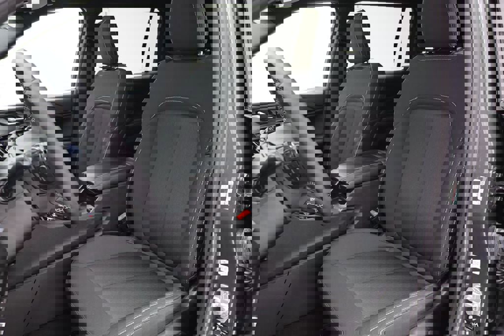 Used 2025 Jeep Grand Cherokee L Laredo image 15