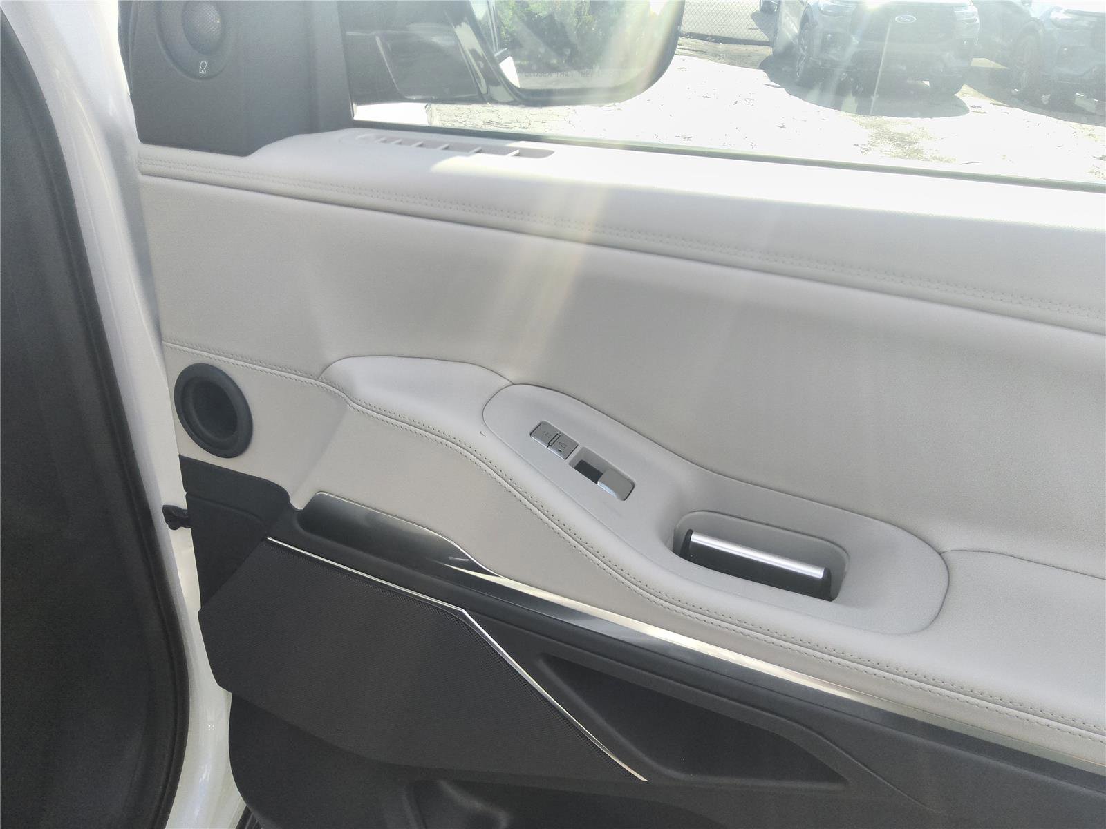 New 2026 Lincoln Navigator L Premier AWD/4WD image 24