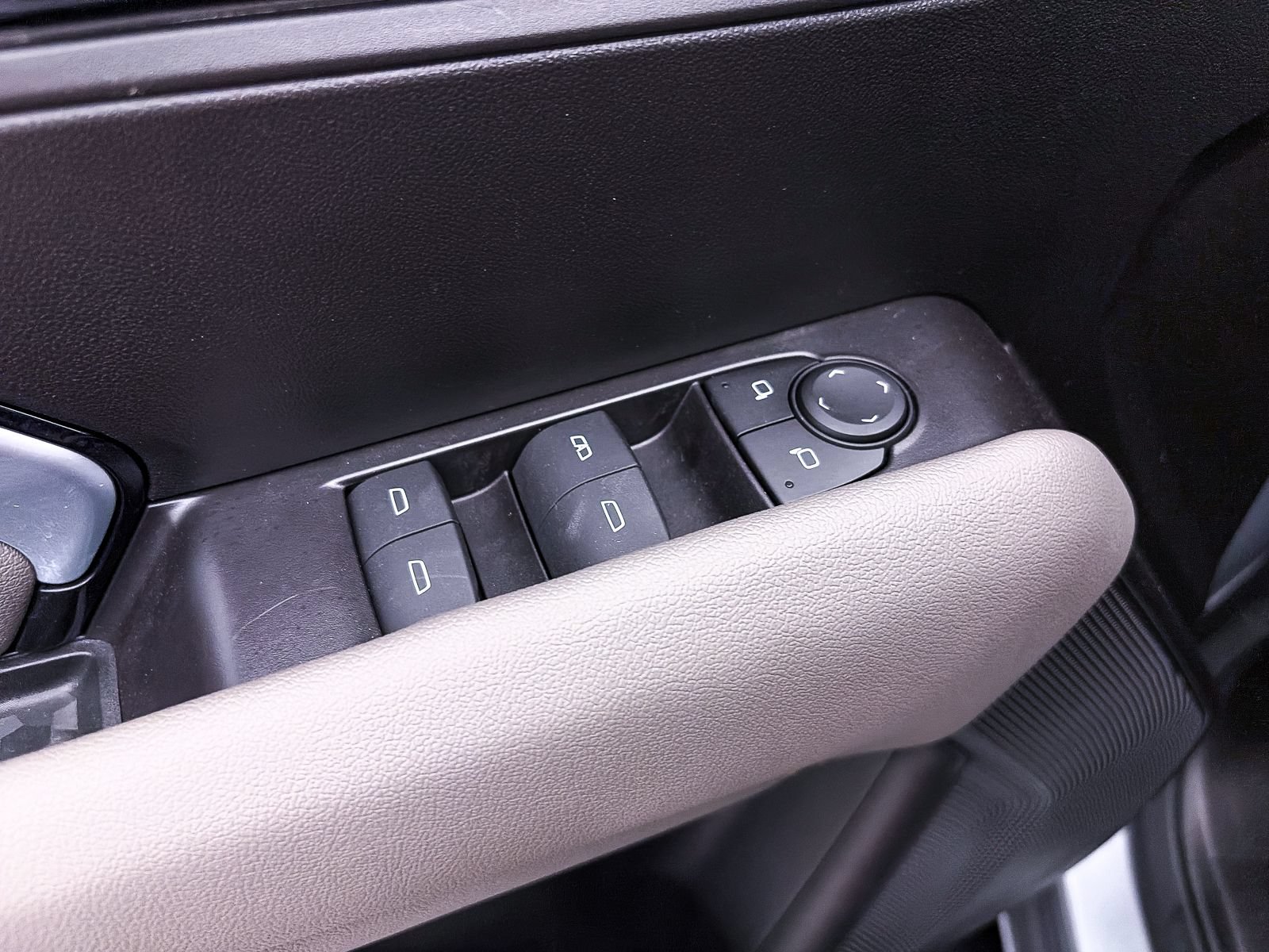 Used 2024 Chevrolet Colorado ZR2 w/ ZR2 Convenience Package III AWD/4WD image 19