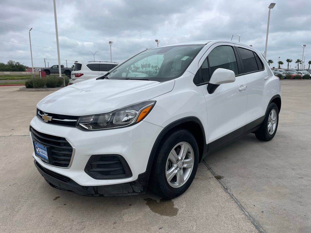 Used 2021 Chevrolet Trax LS w/ Tint and Cruise Package FWD image 3