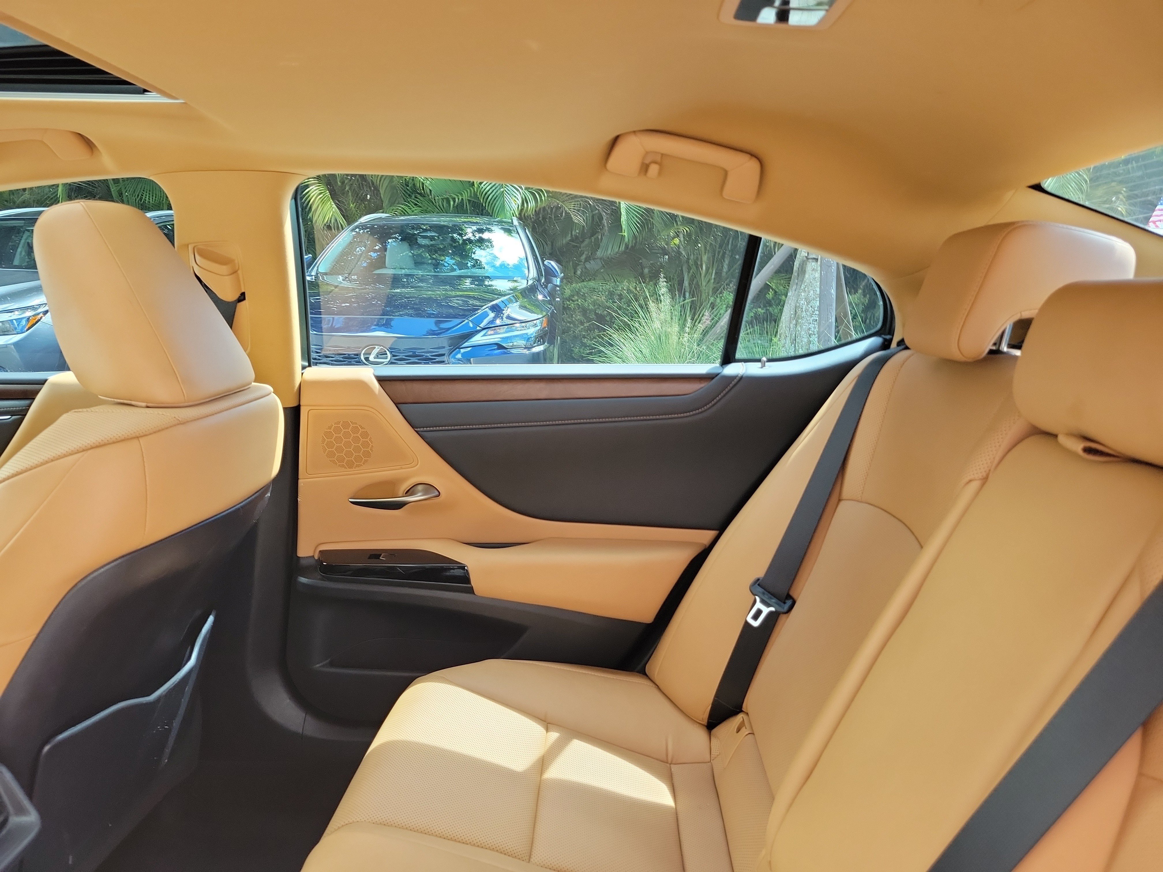 Used 2024 Lexus ES 350 w/ Premium Package FWD image 13