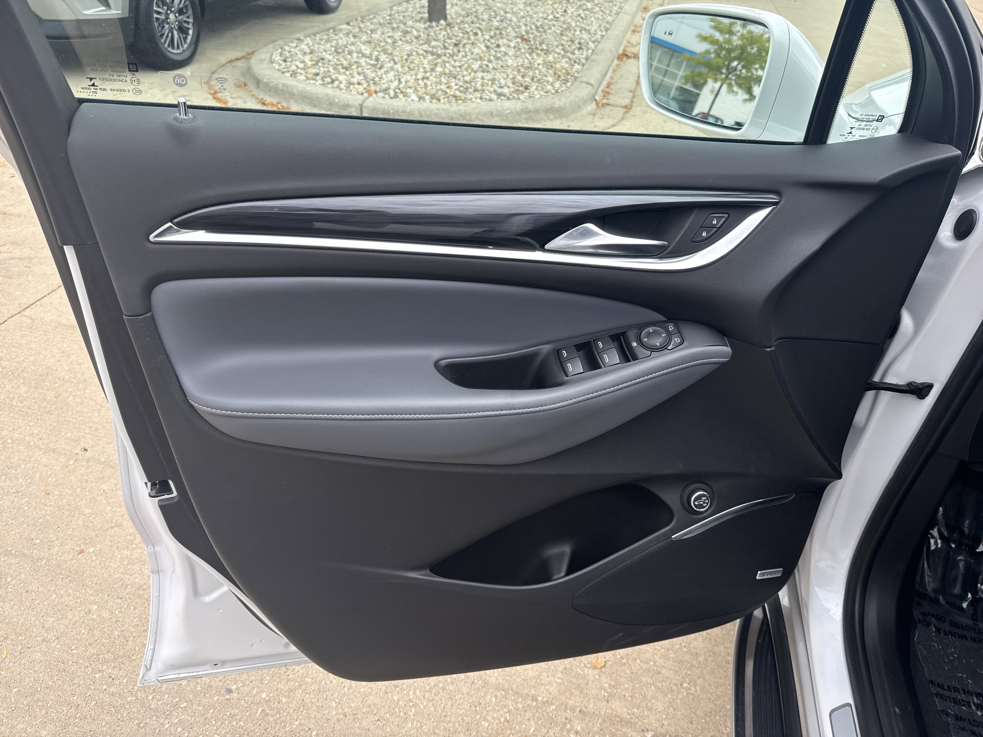 Used 2020 Buick Enclave Essence w/ Sound and Sites Package image 13
