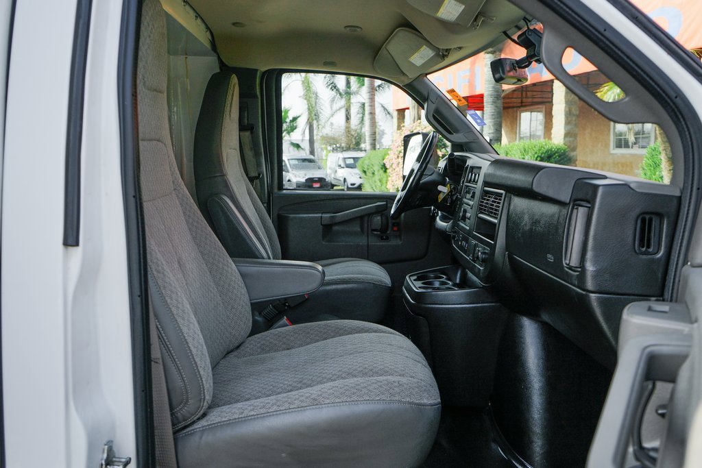 Used 2021 Chevrolet Express 3500 w/ Power Convenience Package image 31