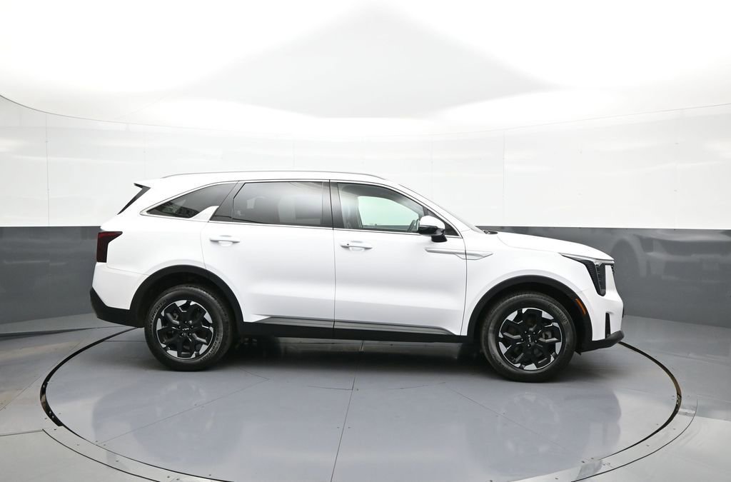 Certified 2024 Kia Sorento S image 5