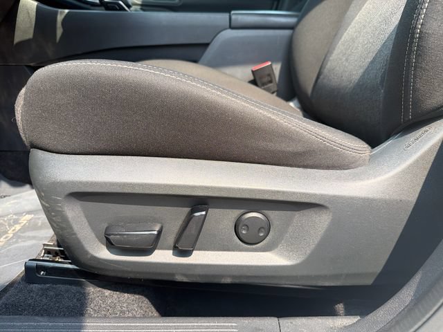 Used 2024 Nissan Rogue SV AWD/4WD image 10