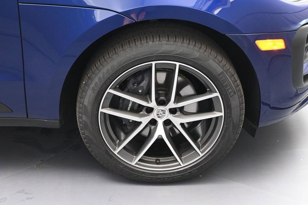 Used 2025 Porsche Macan AWD/4WD image 12