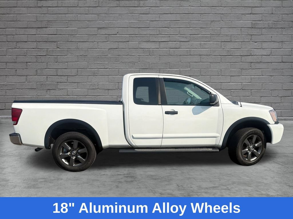 Used 2015 Nissan Titan SV w/ SV Value Truck Package AWD/4WD image 9