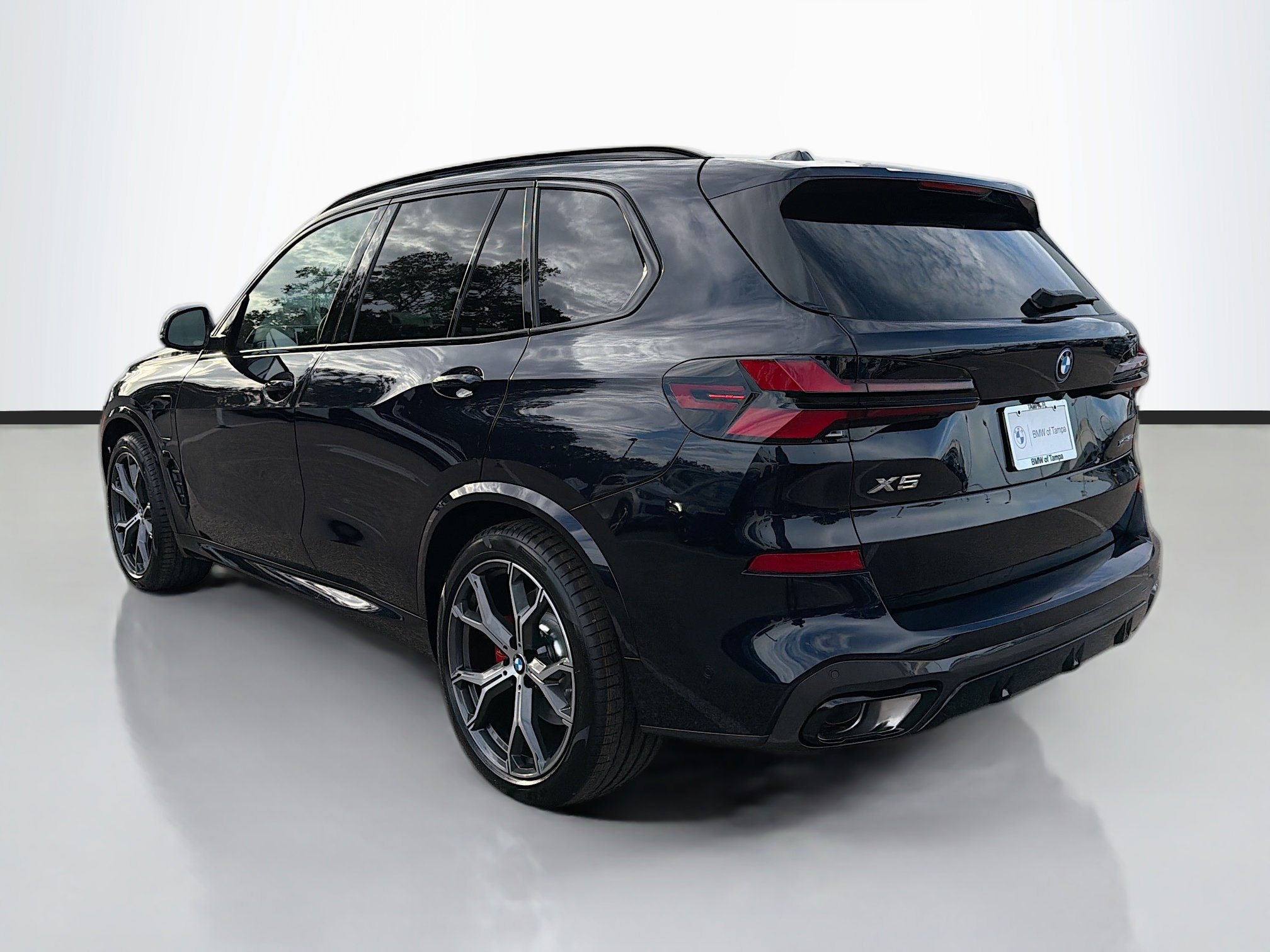 New 2026 BMW X5 xDrive50e w/ Executive Package image 5