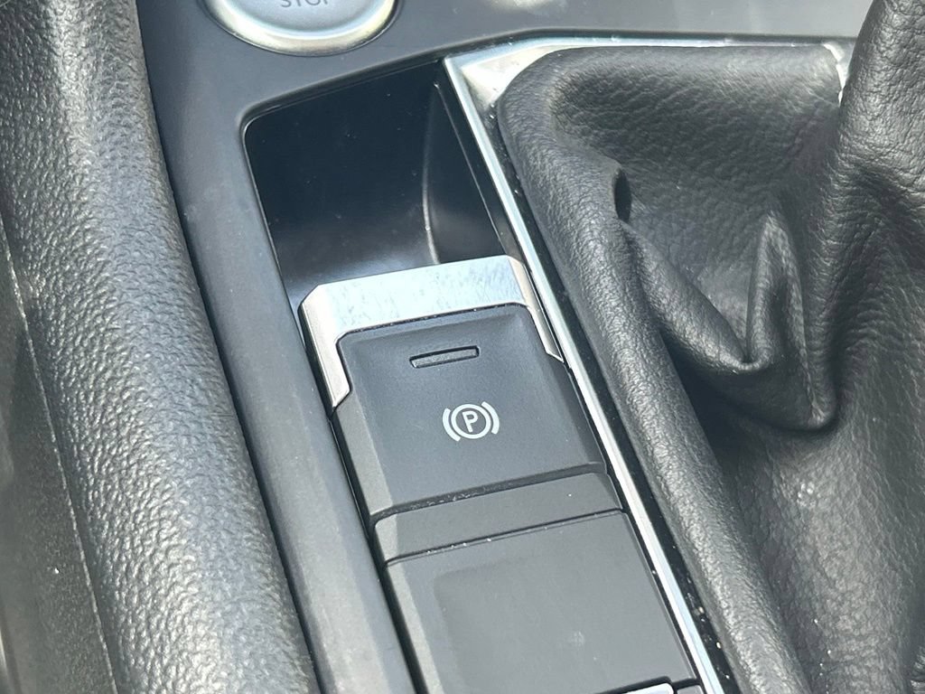 Certified 2022 Volkswagen Taos SE FWD image 54
