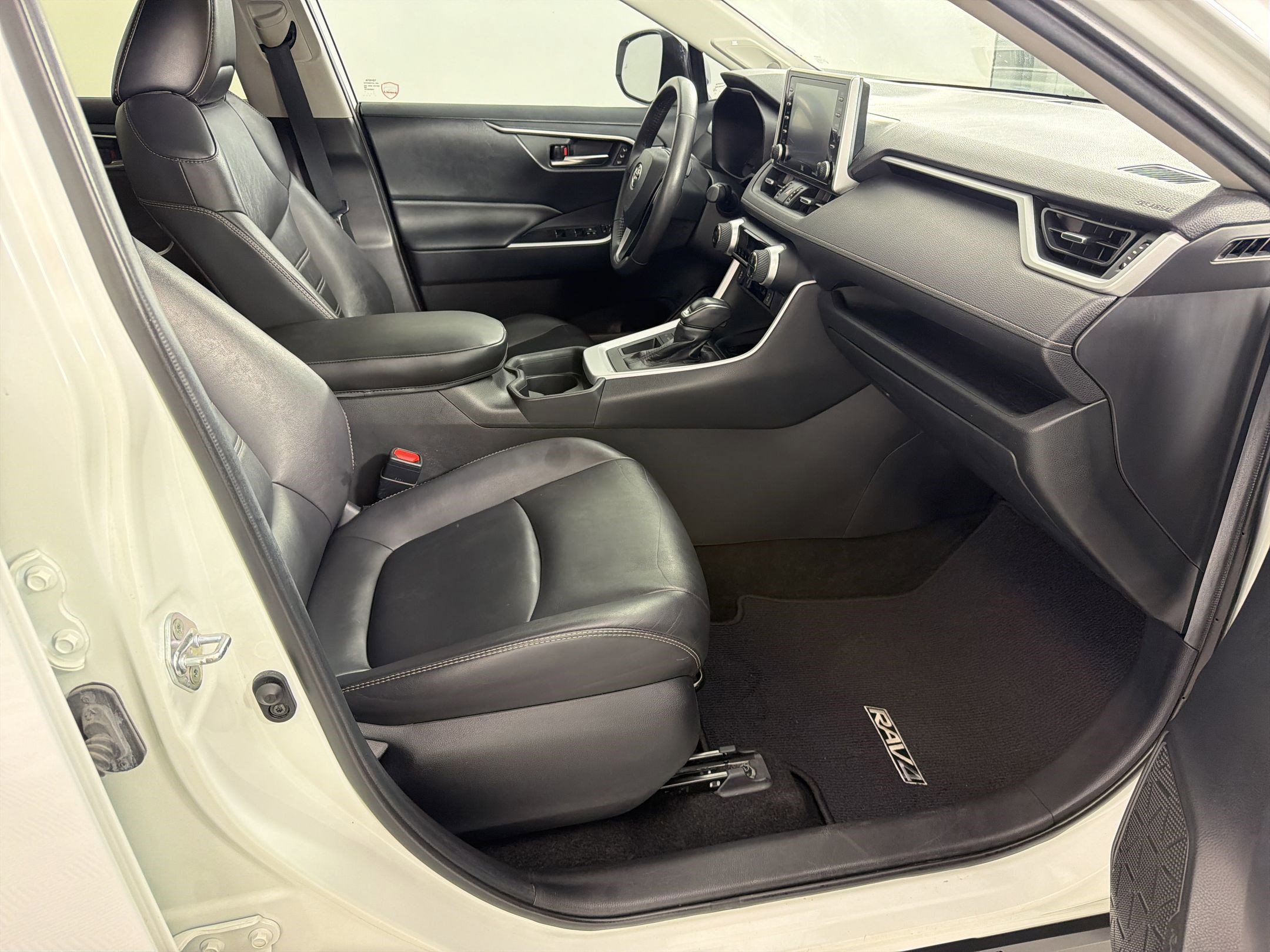 Used 2019 Toyota RAV4 XLE Premium w/ Advanced Technology Package FWD image 30