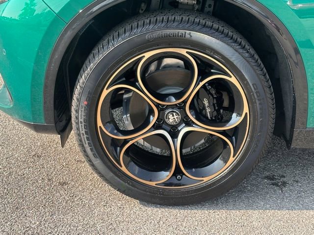 New 2025 Alfa Romeo Stelvio Sprint AWD/4WD image 6