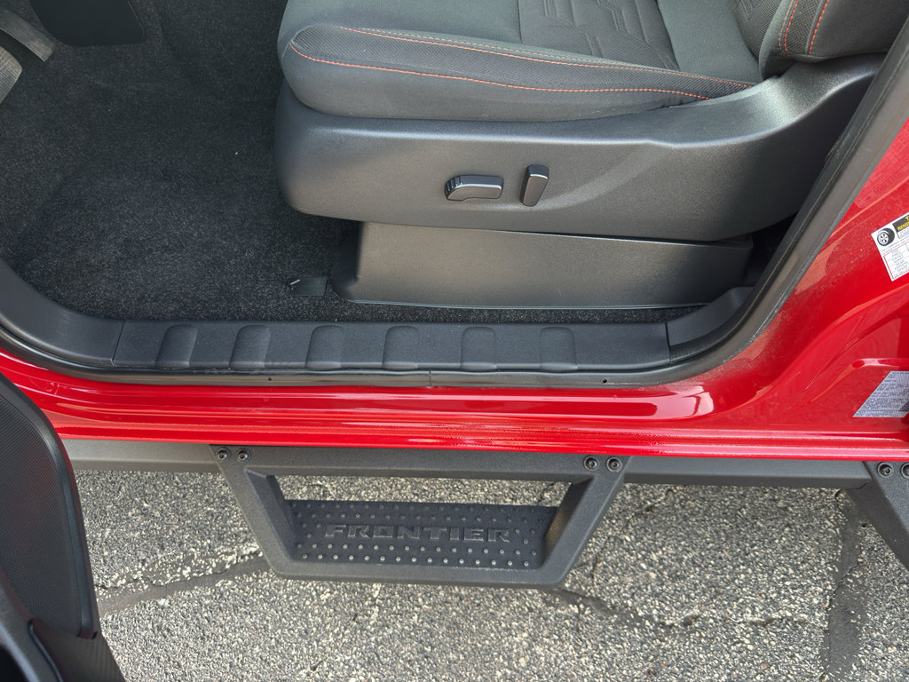 Certified 2024 Nissan Frontier PRO-4X w/ Pro Convenience Package image 16