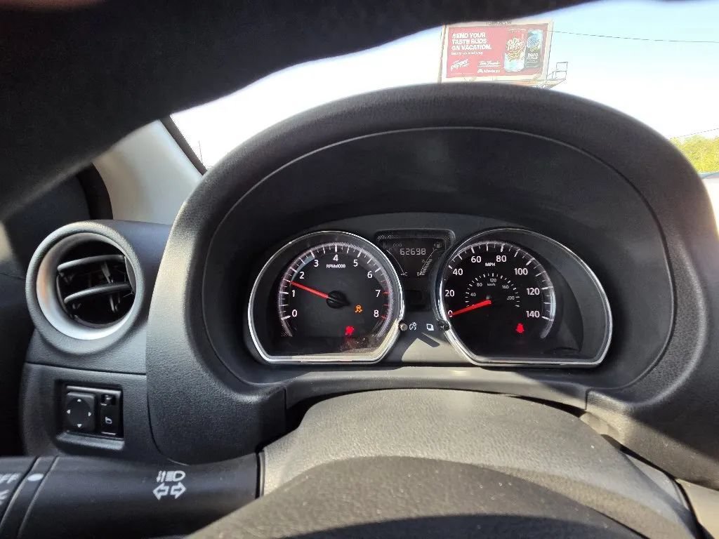 Used 2019 Nissan Versa SV FWD image 27