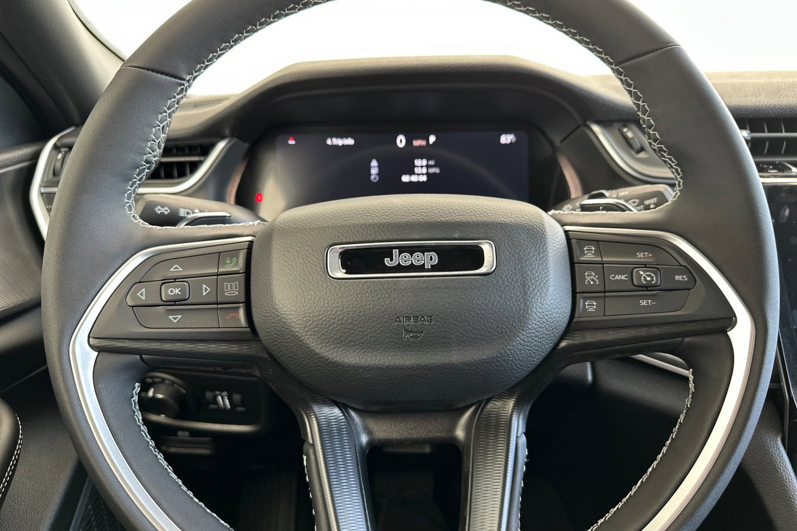 New 2025 Jeep Grand Cherokee L Laredo w/ Luxury Tech Group I image 25