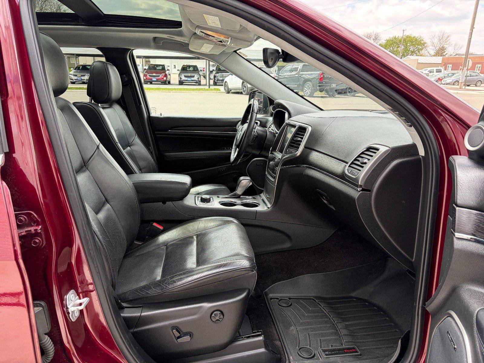 Used 2017 Jeep Grand Cherokee Summit AWD/4WD image 24