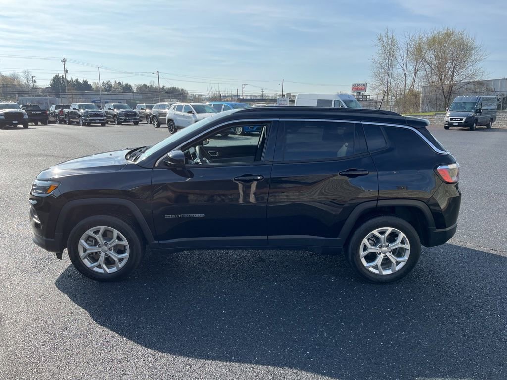 Used 2024 Jeep Compass Latitude image 6