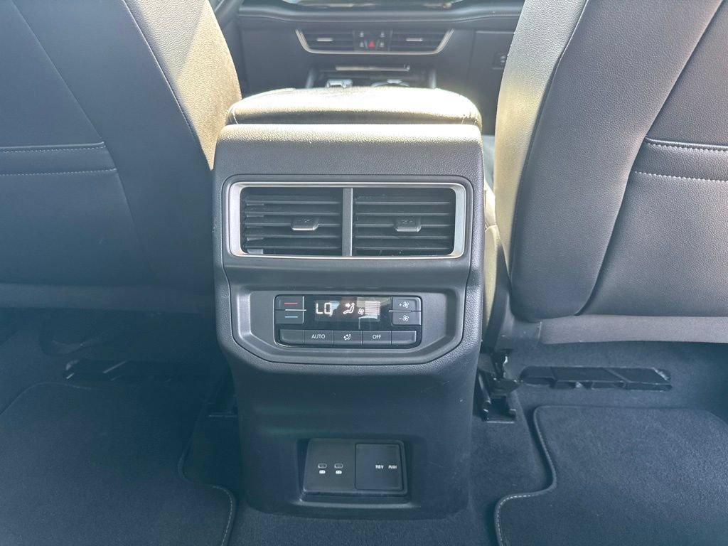 Used 2024 Volkswagen Atlas SE AWD/4WD image 19