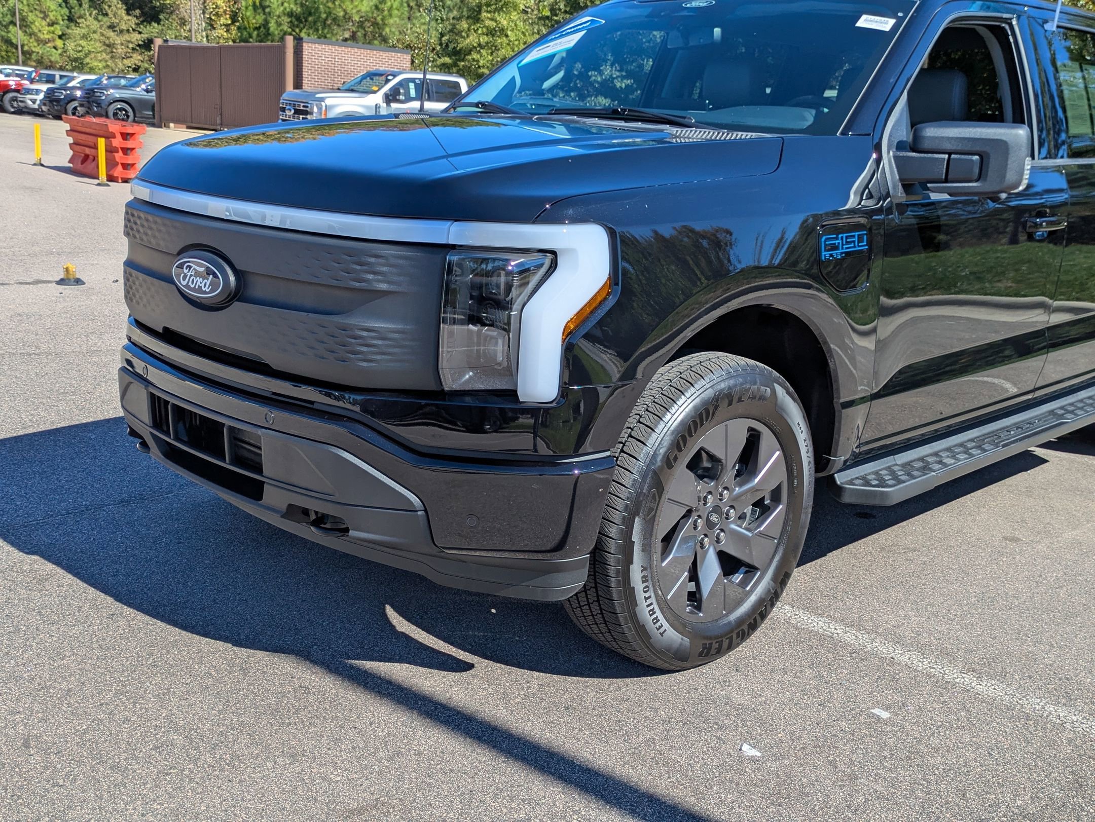 Certified 2025 Ford F150 Lightning Flash w/ Max Trailer Tow Package image 10