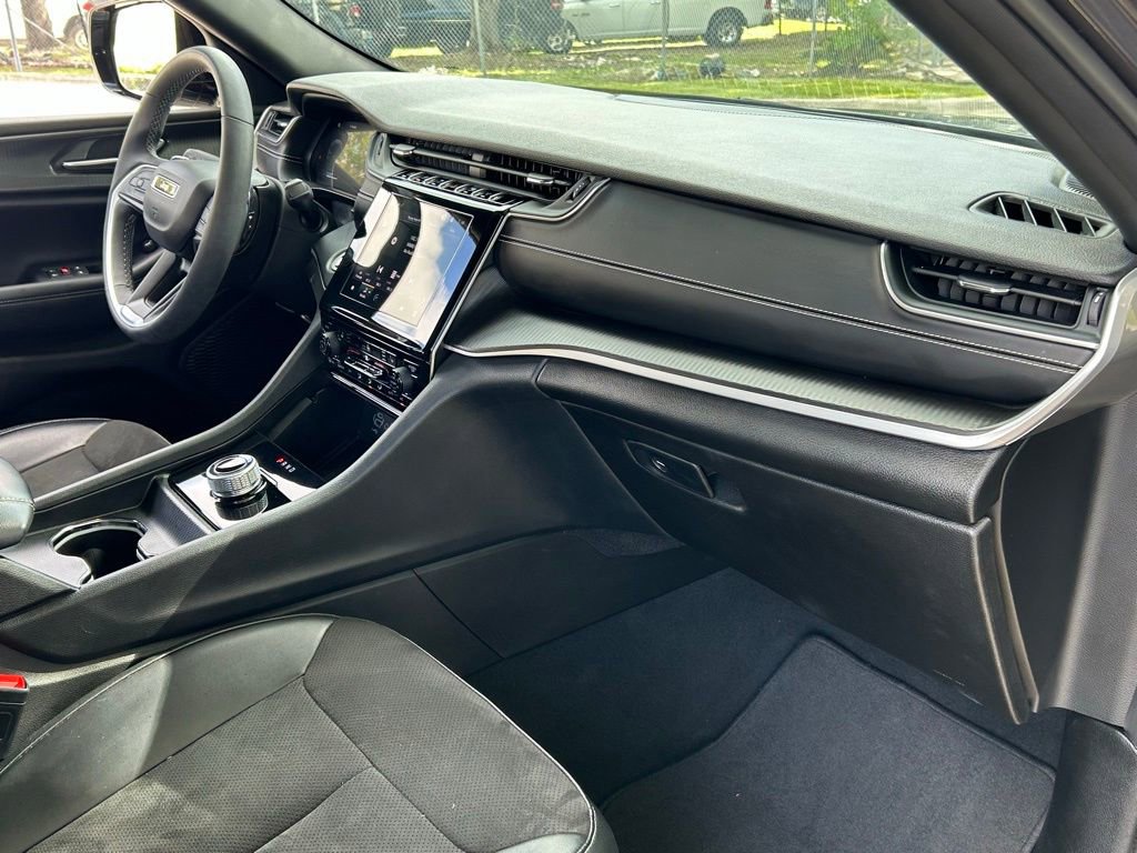 Certified 2023 Jeep Grand Cherokee L Laredo image 33