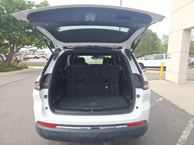 Used 2024 Jeep Grand Cherokee L Laredo w/ Trailer Tow Package AWD/4WD image 7