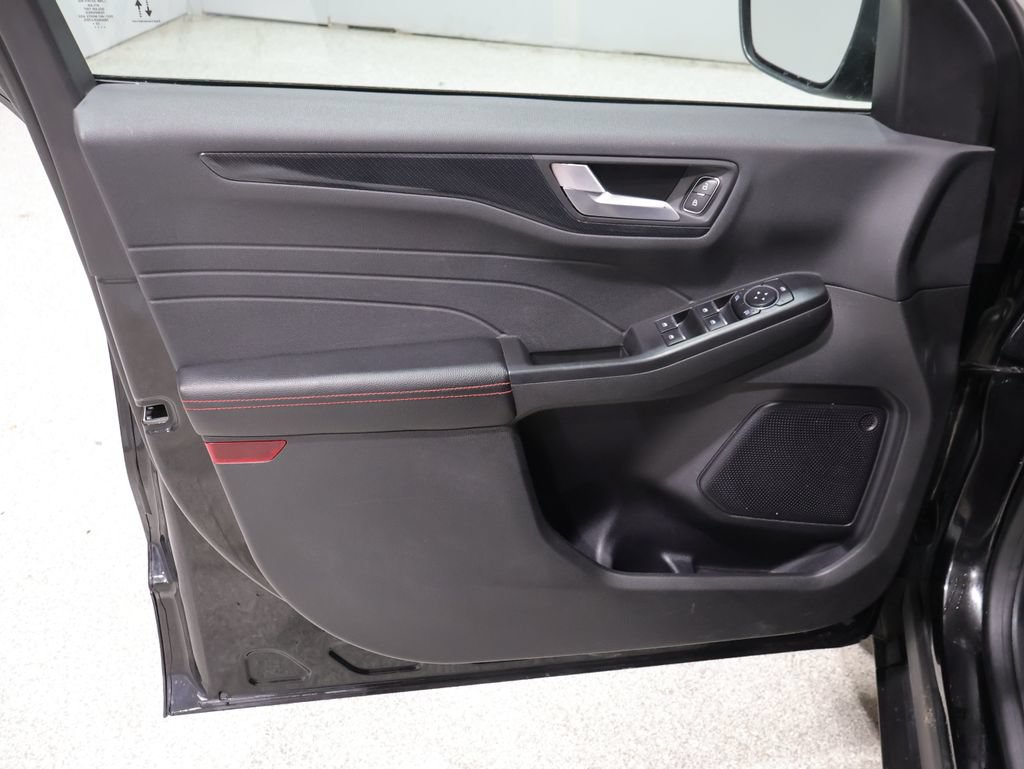 Used 2024 Ford Escape ST-Line AWD/4WD image 12