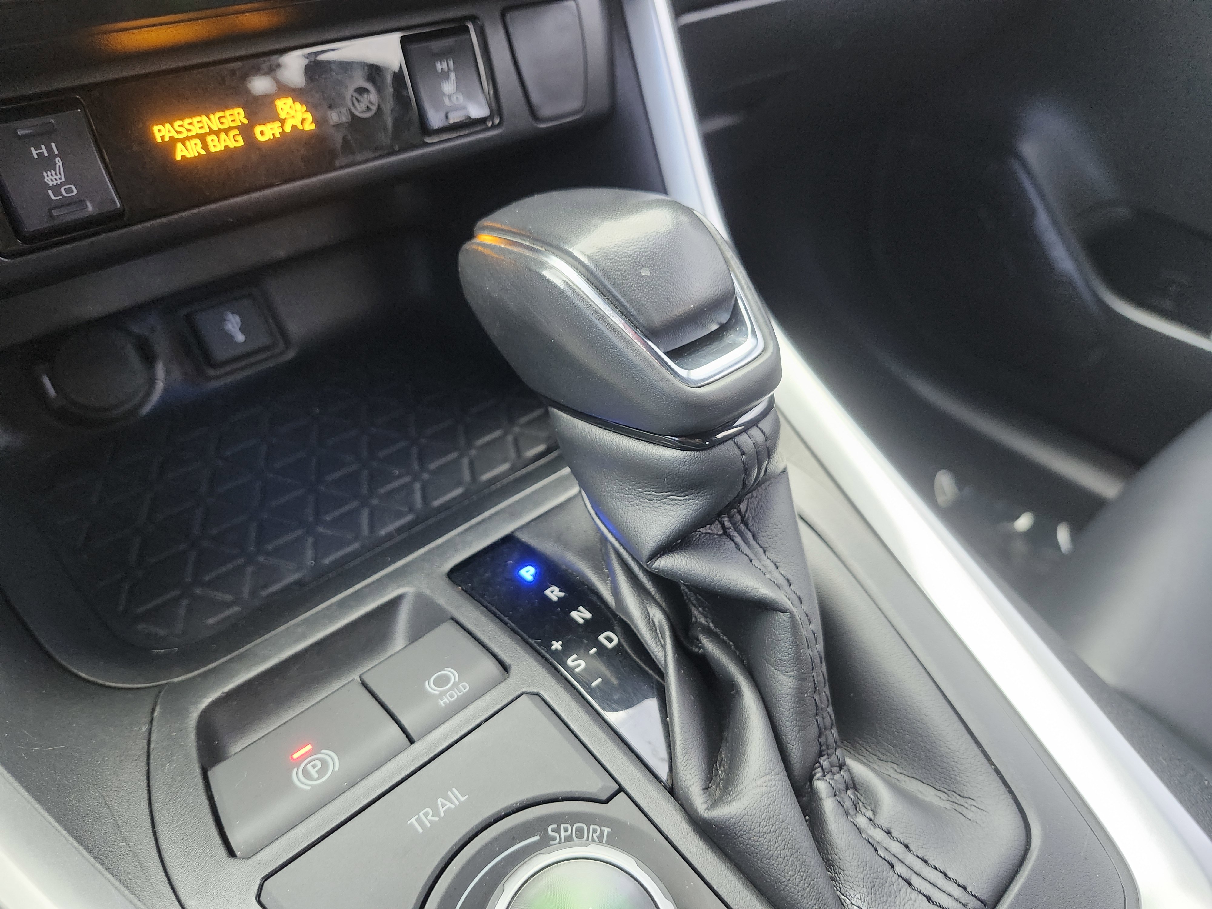 Used 2020 Toyota RAV4 XSE w/ XSE Grade Weather Package AWD/4WD image 37