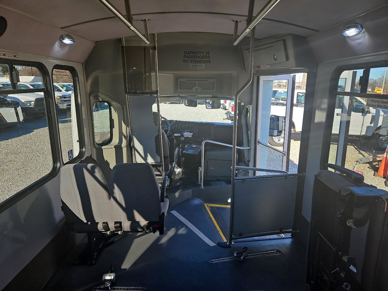 Used 2015 Chevrolet Express 4500 w/ Shuttle Bus Package RWD image 29