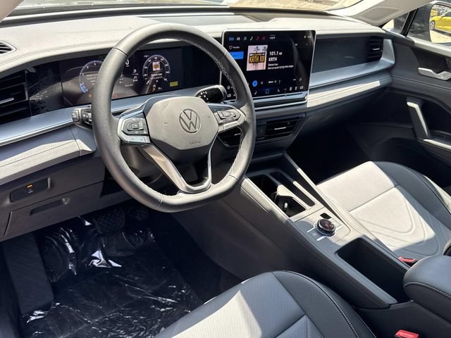 New 2026 Volkswagen Tiguan SE FWD image 6